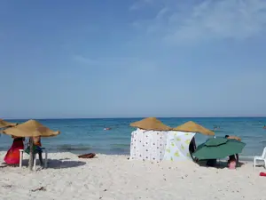 Terrain avec façade sur mer