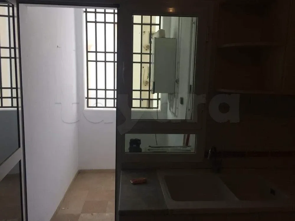 un appartement s+3 au 2éme étage (avec ascenseur) a louer a manzah 7bis prés de l'école la fontaine