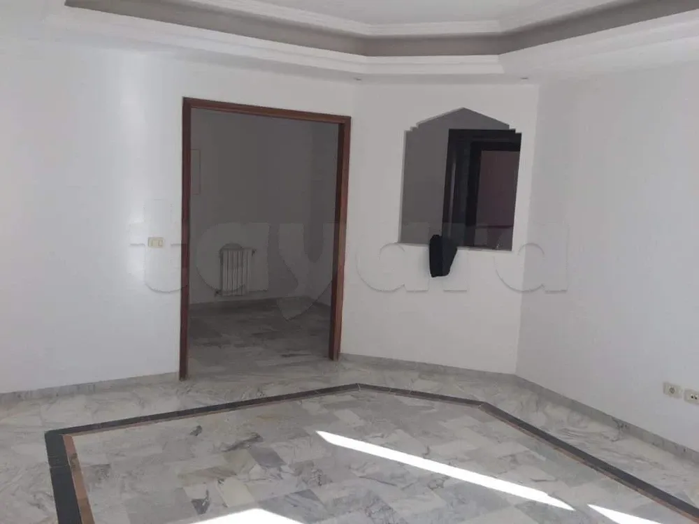 un appartement s+3 au 2éme étage (avec ascenseur) a louer a manzah 7bis prés de l'école la fontaine