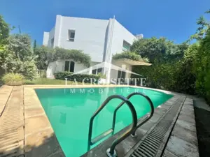 Villa S+3 avec piscine à La Marsa MVL1695