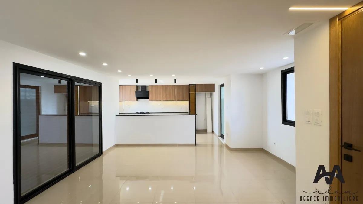  étage de villa S+1 vide à AFH1, Nabeul