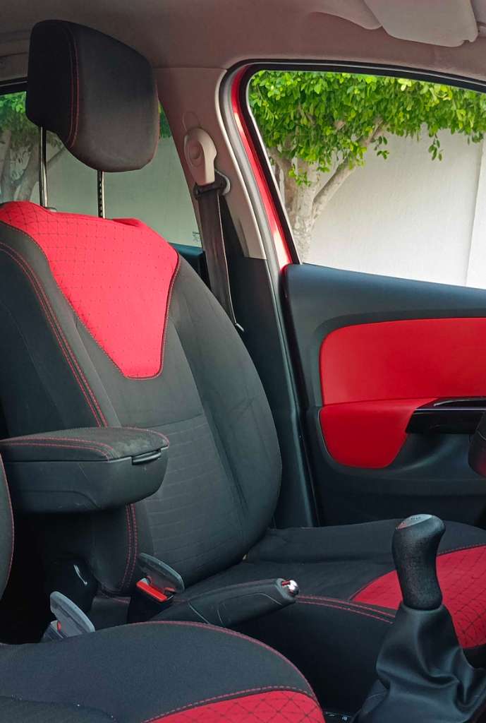 🚘  renault clio dynamique