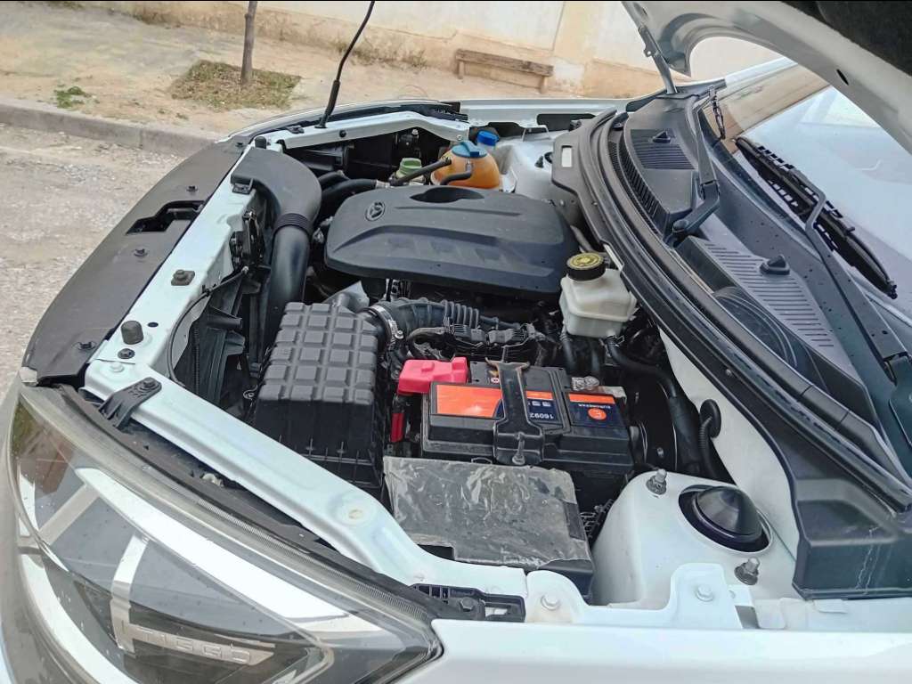 A vendre ou échange chery tiggo 2 essence première main 4 cylindre boîte manuelle tel 55090199