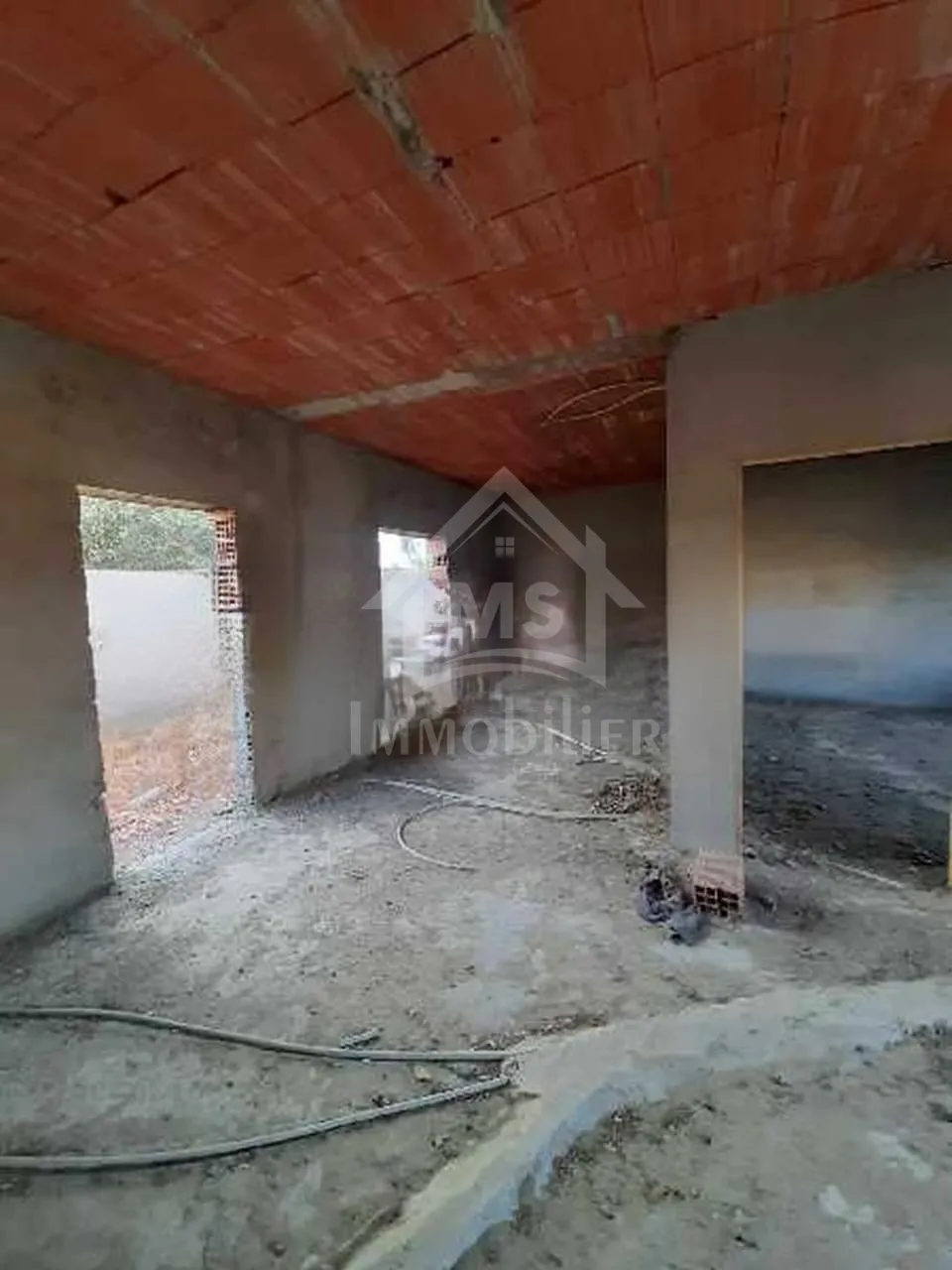 Maison inachevée avec garage à Hammamet Sud à vendre à 75 MD 51355351