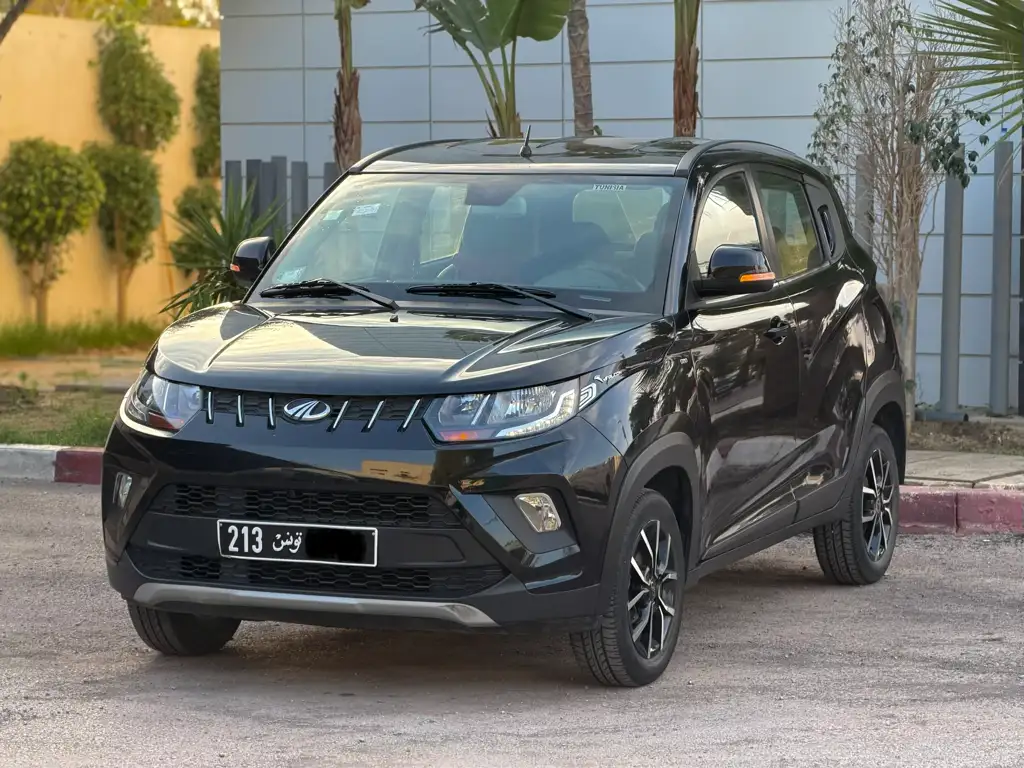 MAHINDRA KUV 100 K8 đ«73 milles km