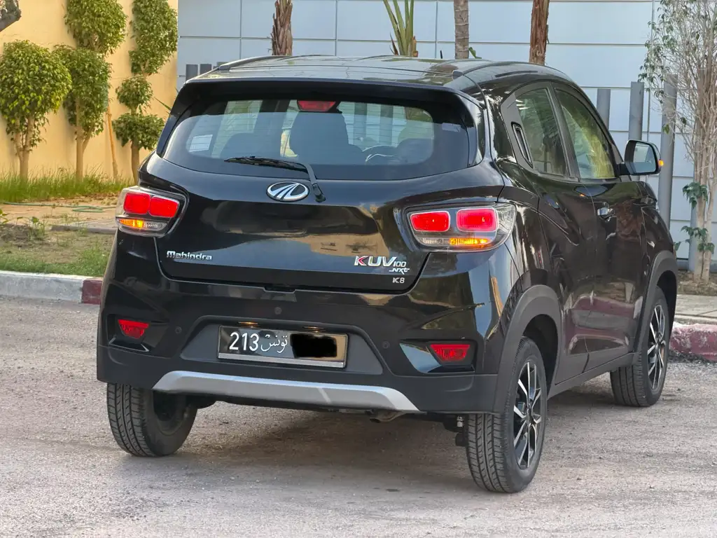 MAHINDRA KUV 100 K8 đ«73 milles km