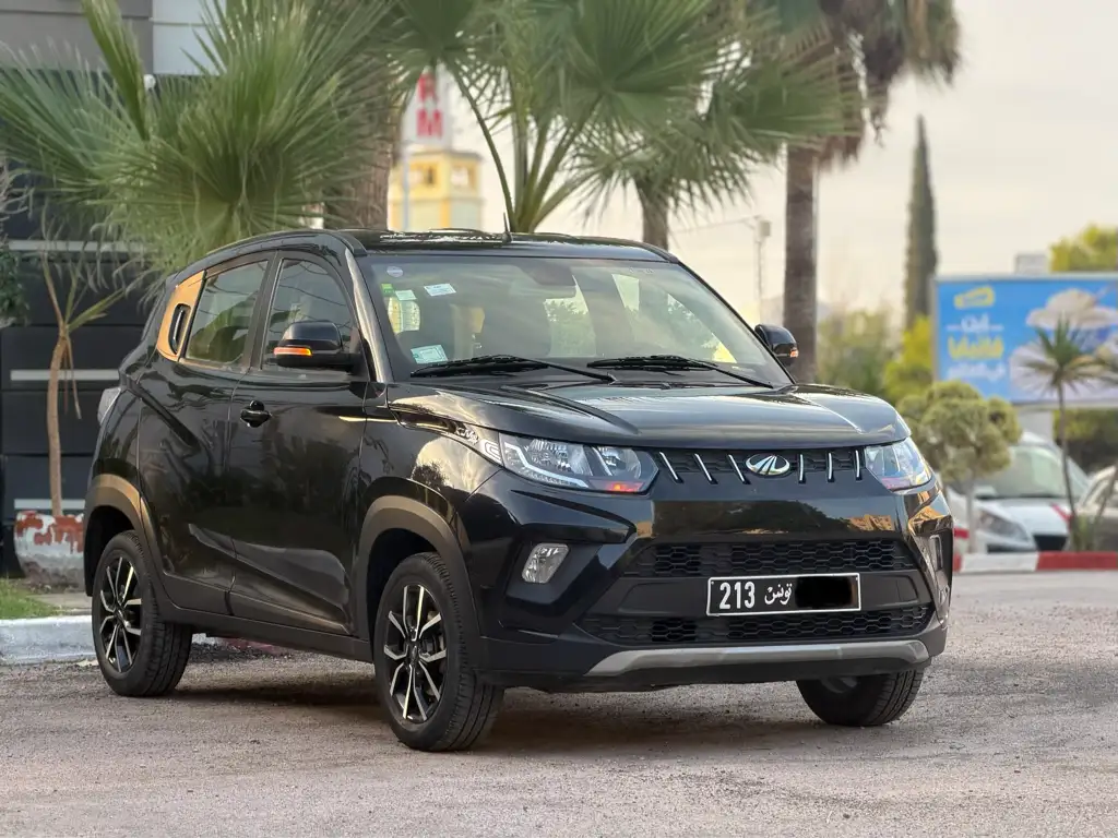 MAHINDRA KUV 100 K8 đ«73 milles km