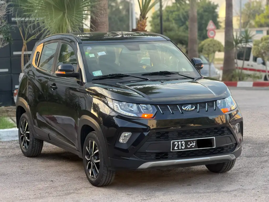 MAHINDRA KUV 100 K8 đ«73 milles km