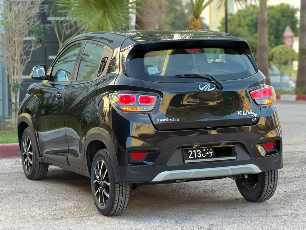 MAHINDRA KUV 100 K8 đ«73 milles km