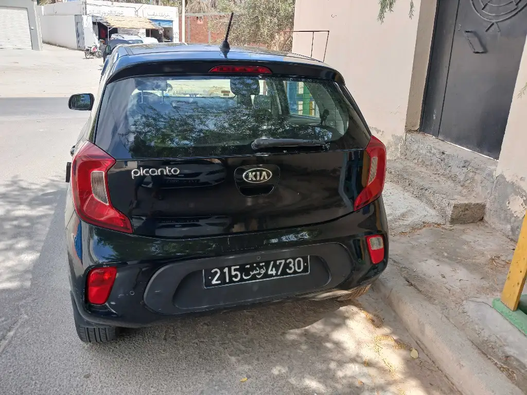 KIA PICANTO 1er main ESSENCE Tel 24 313 594