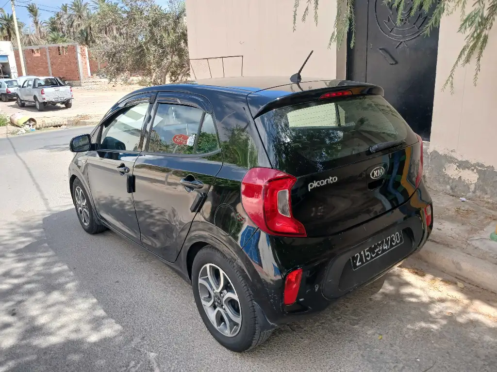 KIA PICANTO 1er main ESSENCE Tel 24 313 594