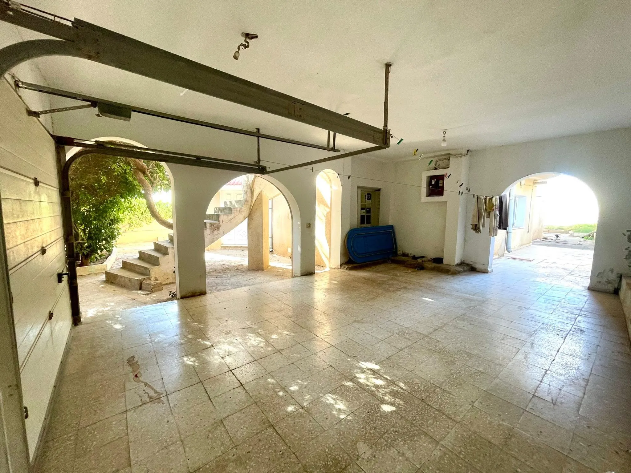 À VENDRE – Villa de Standing R+3 à Manar 1