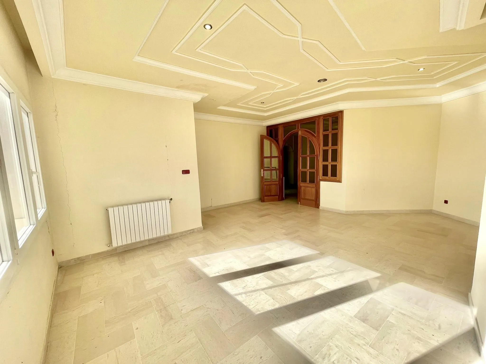 À VENDRE – Villa de Standing R+3 à Manar 1