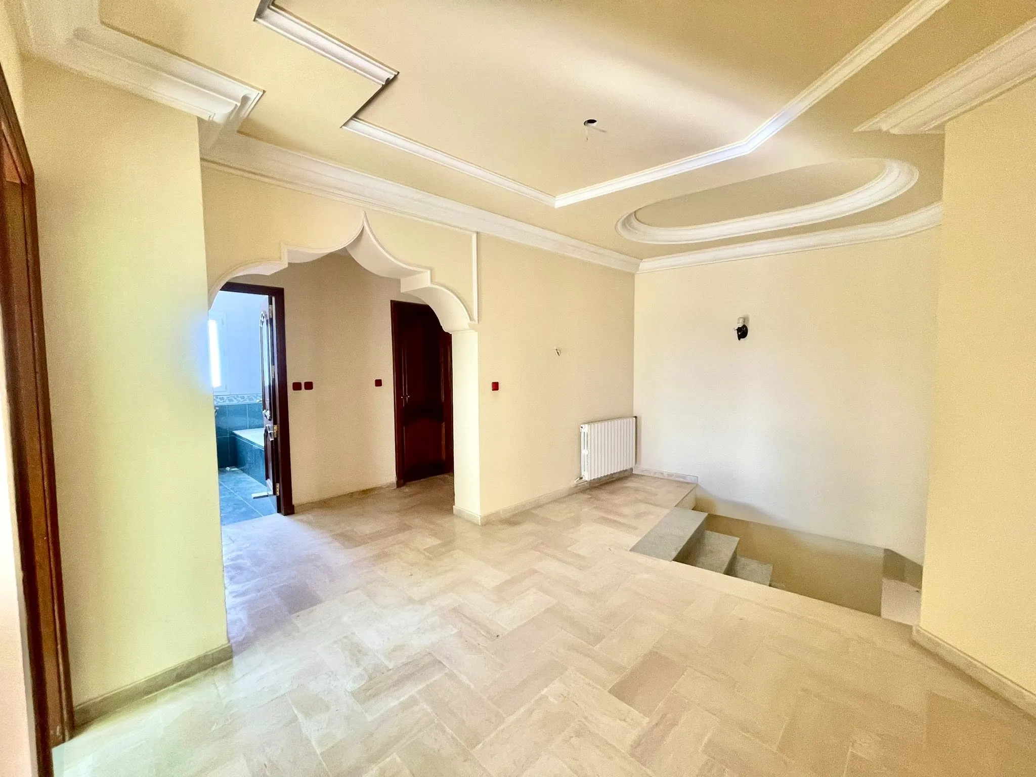 À VENDRE – Villa de Standing R+3 à Manar 1