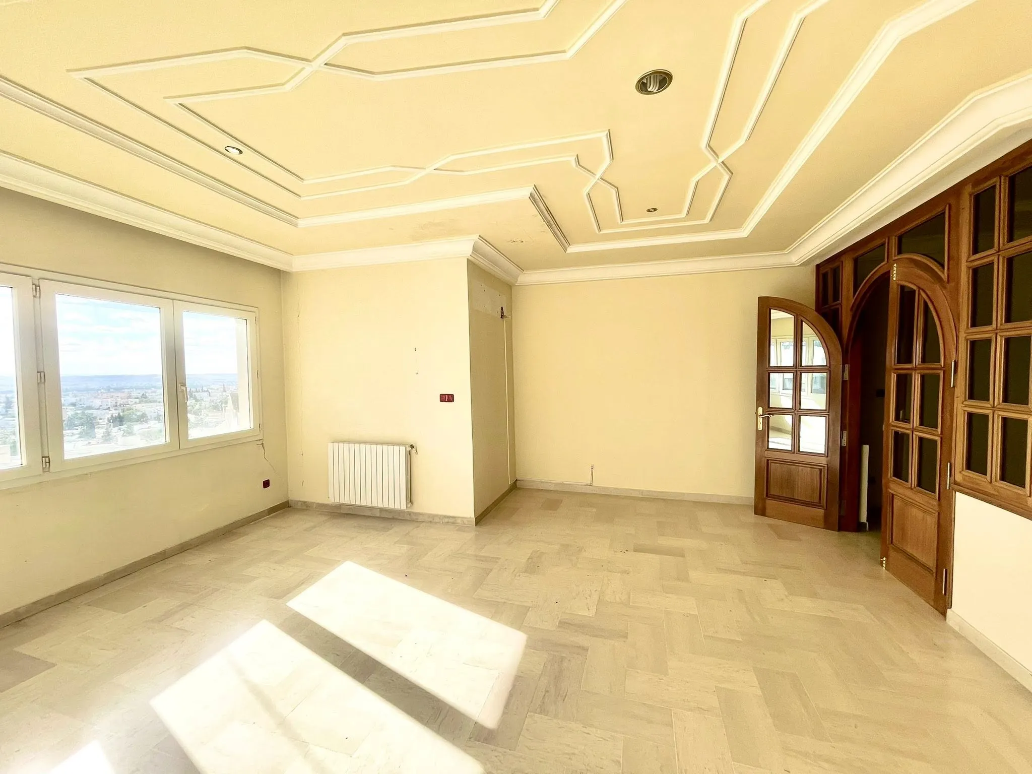 À VENDRE – Villa de Standing R+3 à Manar 1