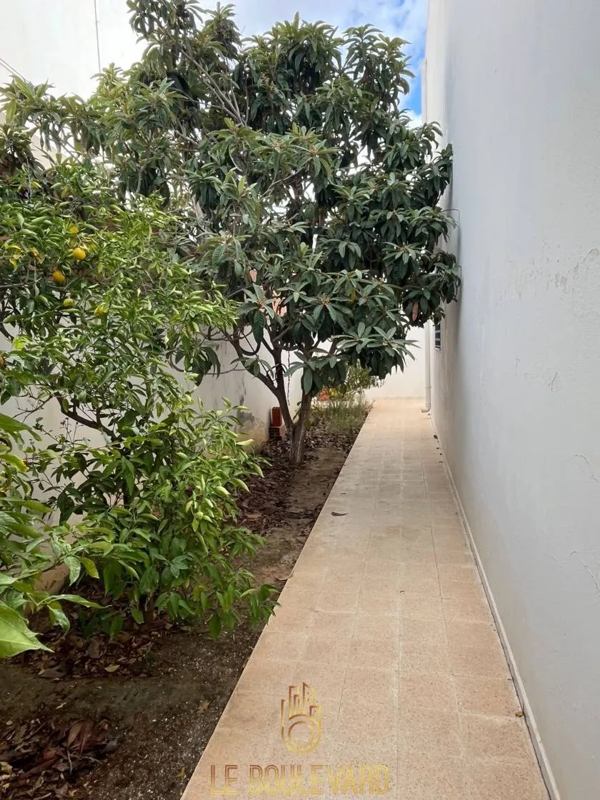 A vendre villa sur deux niveaux à Mrezga , Hammamet