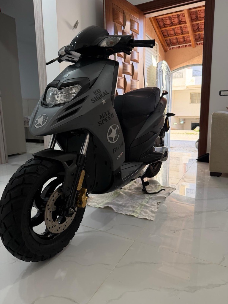 Piaggio typhon importé de la suisse 