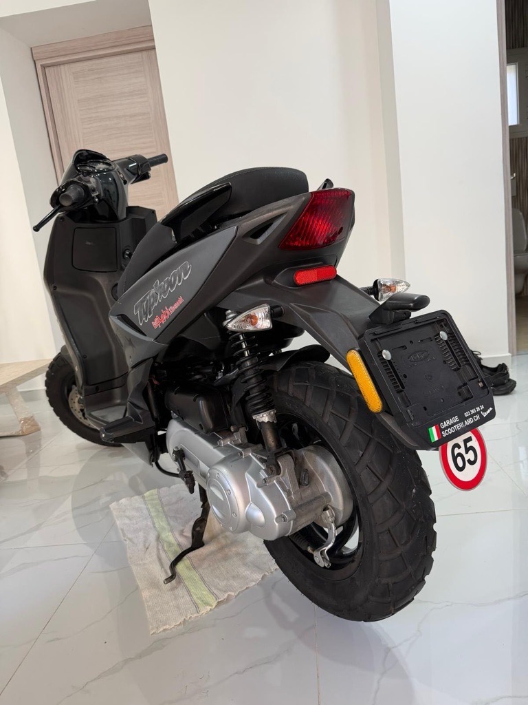 Piaggio typhon importé de la suisse 
