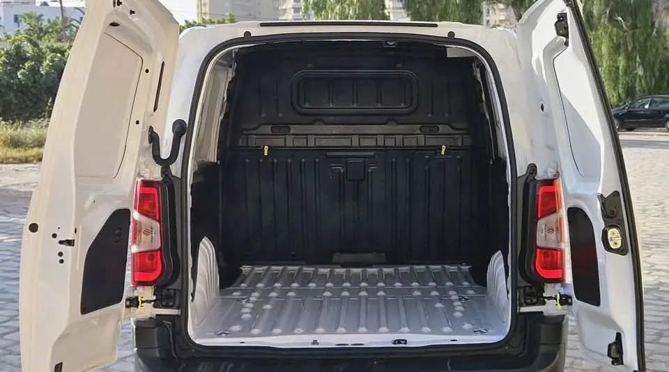 Peugeot partner k9 2024