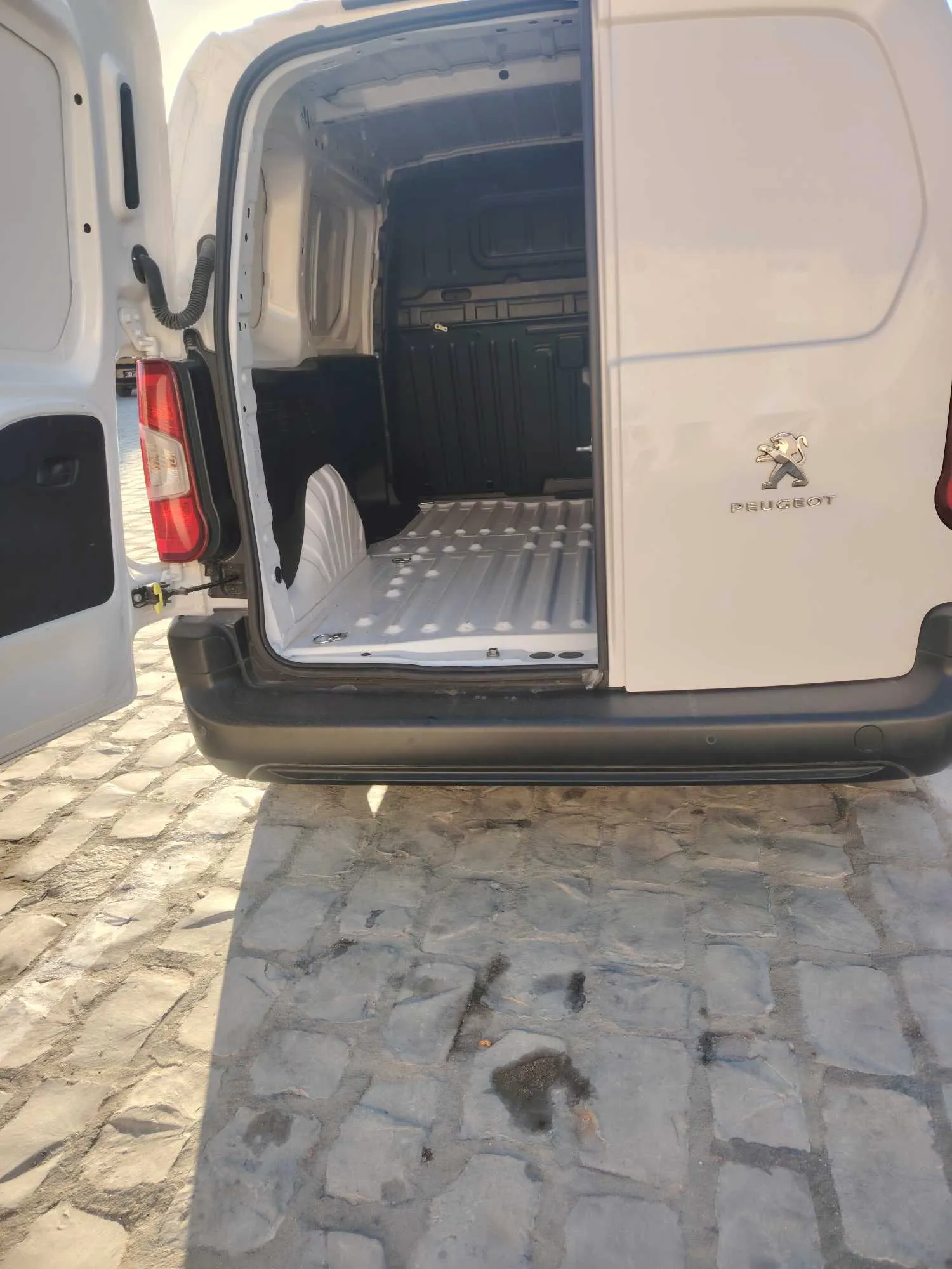 Peugeot partner k9 2024