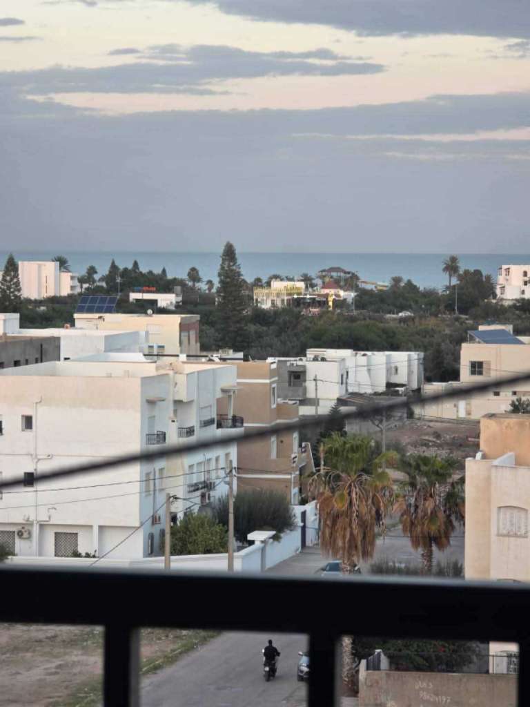 ✨ À LOUER : APPARTEMENT MEUBLÉ S+3 - KHEZAMA ✨