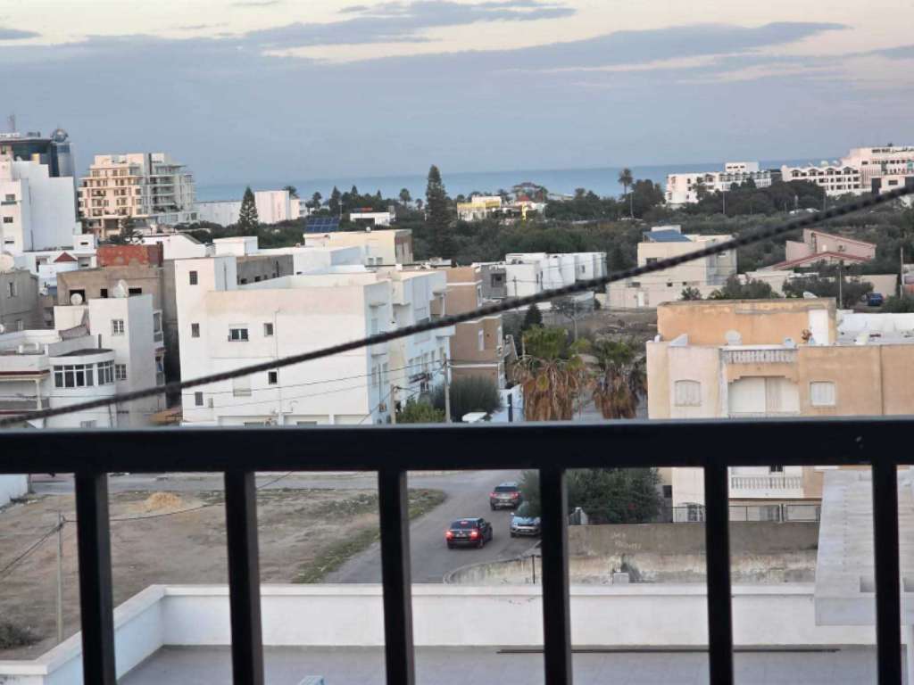 ✨ À LOUER : APPARTEMENT MEUBLÉ S+3 - KHEZAMA ✨