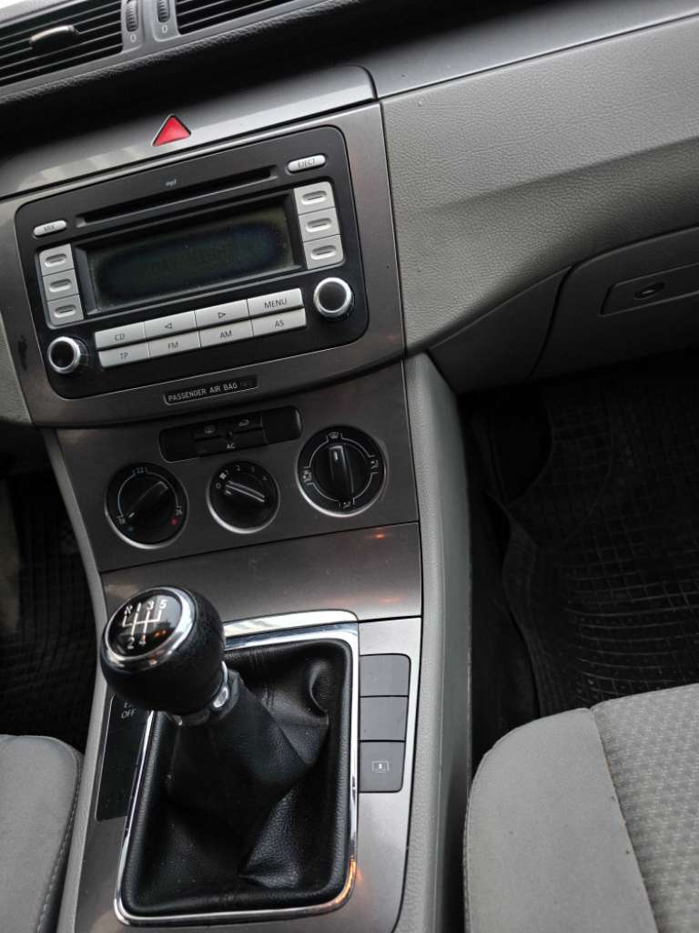 PASSAT B7 1.6  ( FAIBLE KILOMETRES)