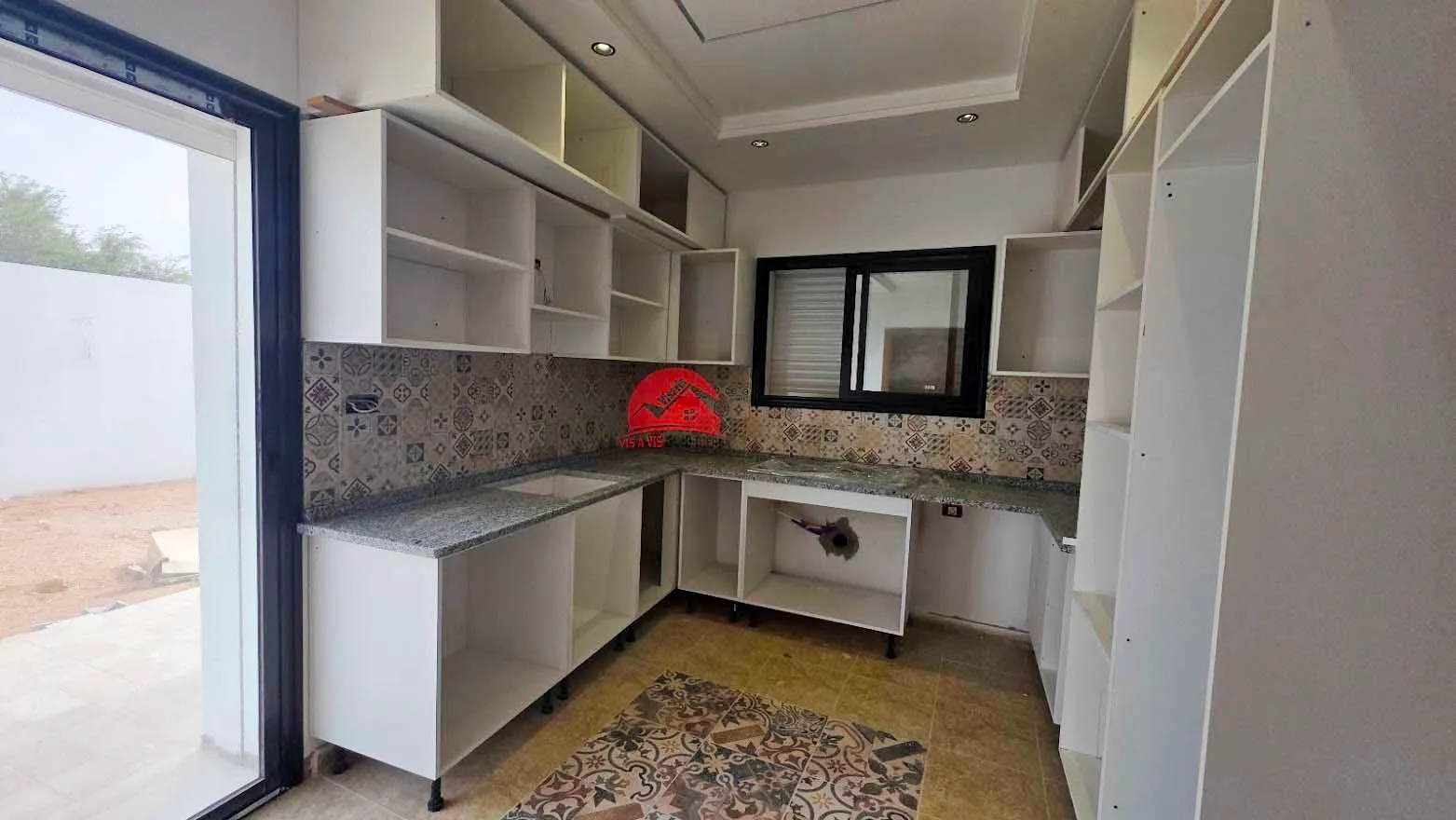 VILLA DE PLAIN-PIED À VENDRE À HOUMT SOUK DJERBA ZU - RÉF V713