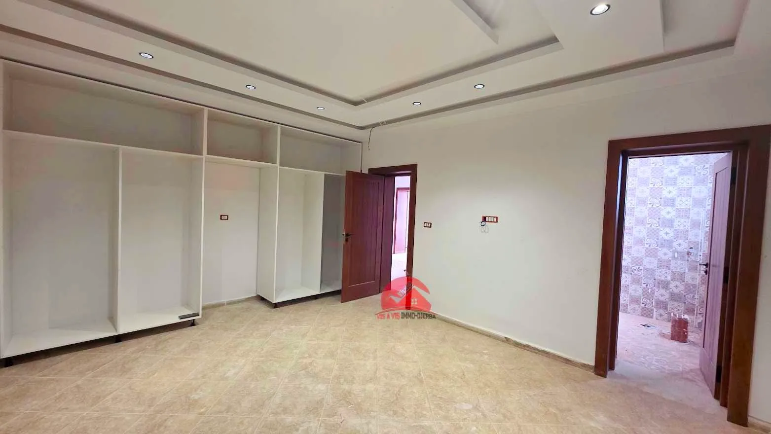 VILLA DE PLAIN-PIED À VENDRE À HOUMT SOUK DJERBA ZU - RÉF V713