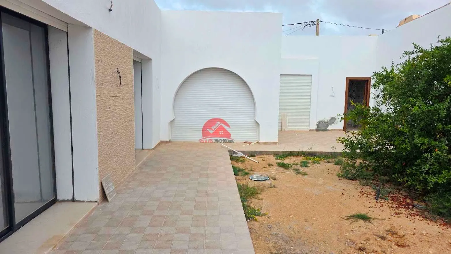 VILLA DE PLAIN-PIED À VENDRE À HOUMT SOUK DJERBA ZU - RÉF V713