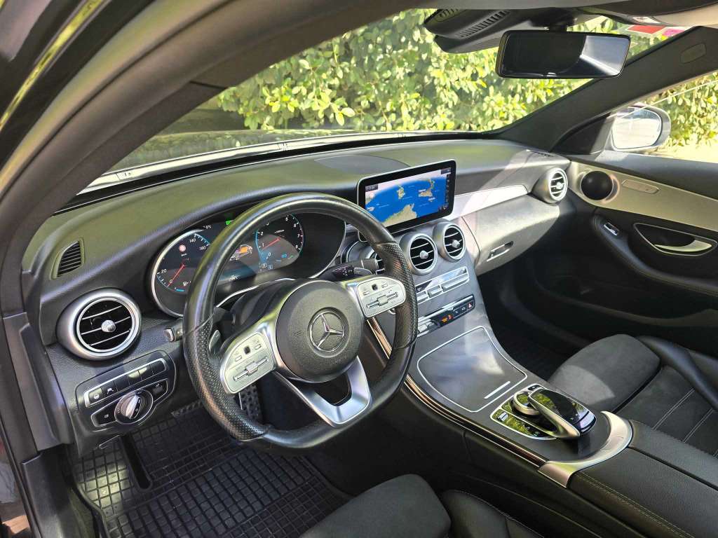 đ©đȘMercedes C200 2020/08 serie249 50.000kmđ©đȘ
âïž on accepte l Ă©change des voitures