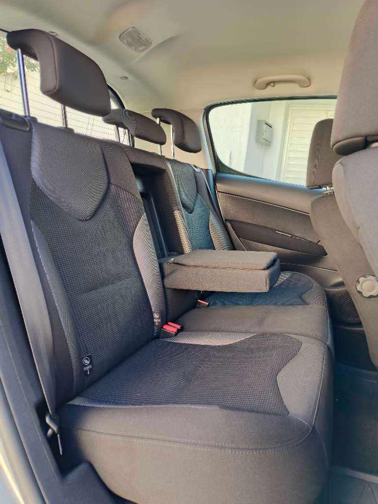 ‎🚘 peugeot 308 e-hdi

