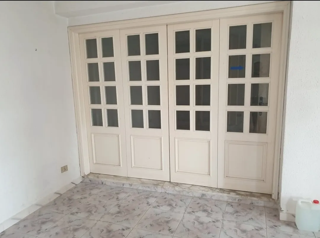 Location S1 vide à El Menzah 9A 