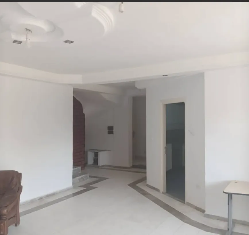 Location S2 vide à Jardin D'El Menzah 1