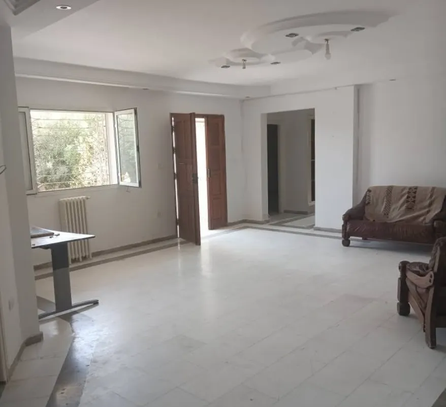 Location S2 vide à Jardin D'El Menzah 1