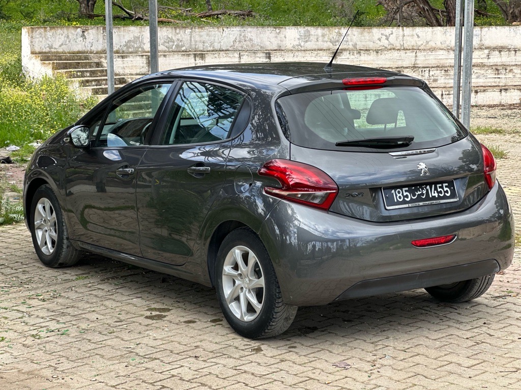 PEUGEOT 208 ALLURE