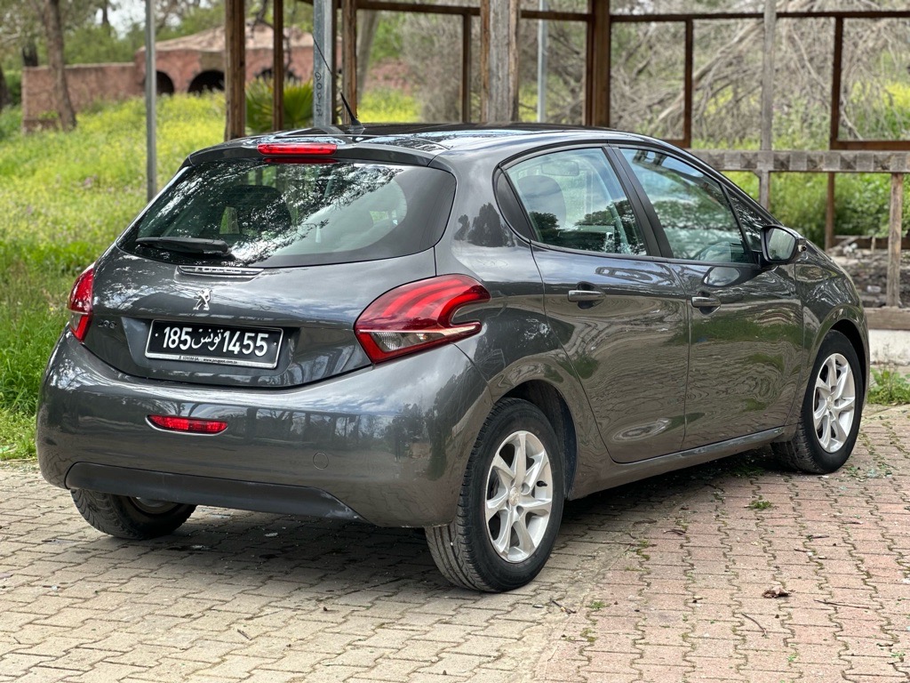 PEUGEOT 208 ALLURE
