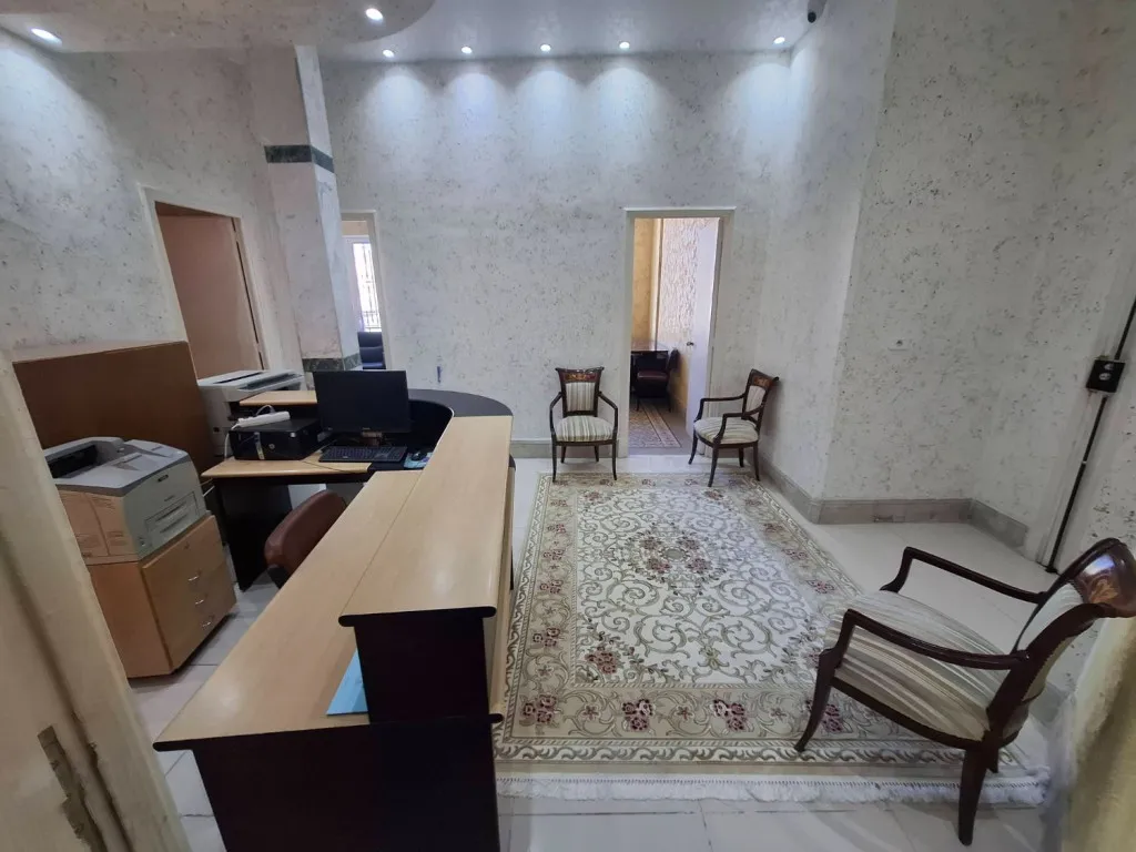 Bureau meublé à louer – 2ᵉ étage, Rue de Palestine