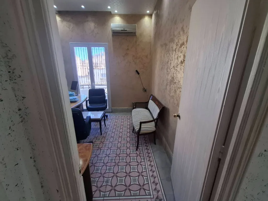 Bureau meublé à louer – 2ᵉ étage, Rue de Palestine