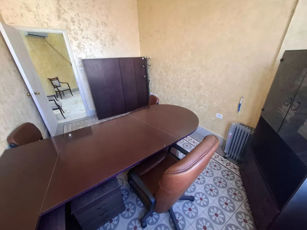 Bureau meublé à louer – 2ᵉ étage, Rue de Palestine