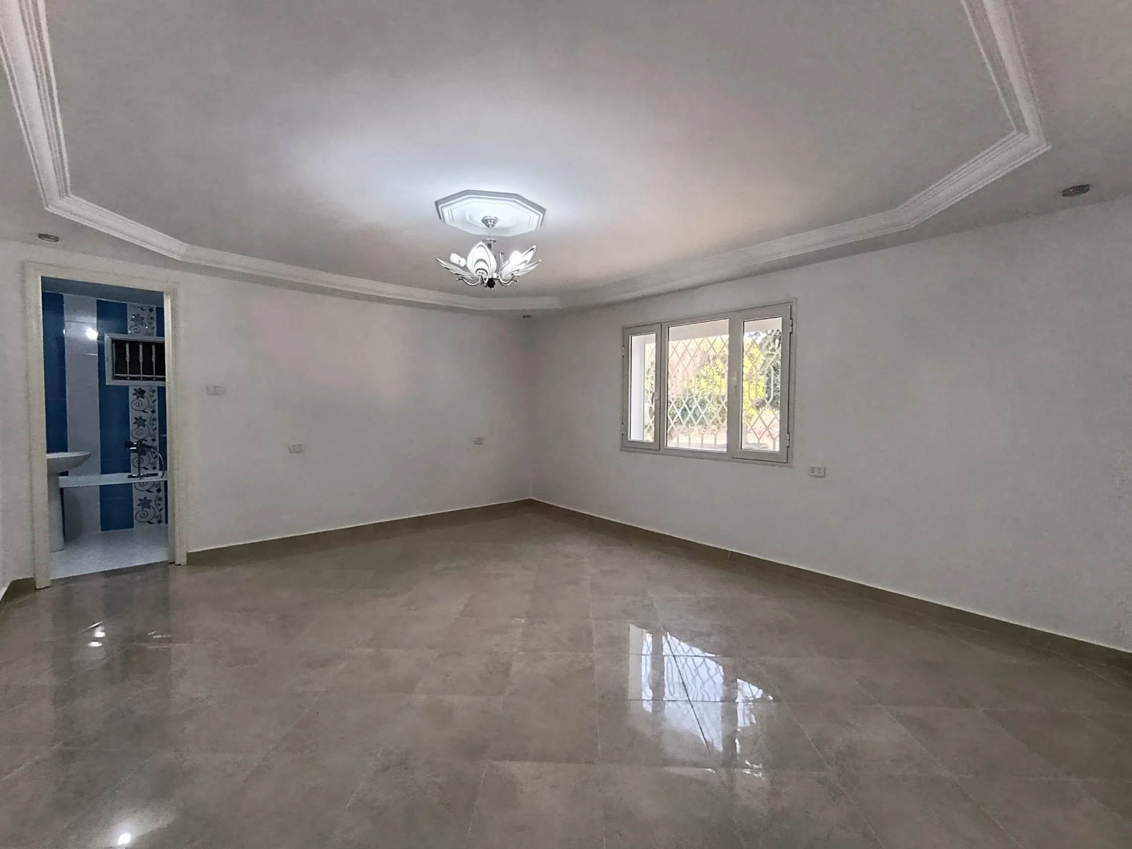 Une villa S+4 à El Haouaria