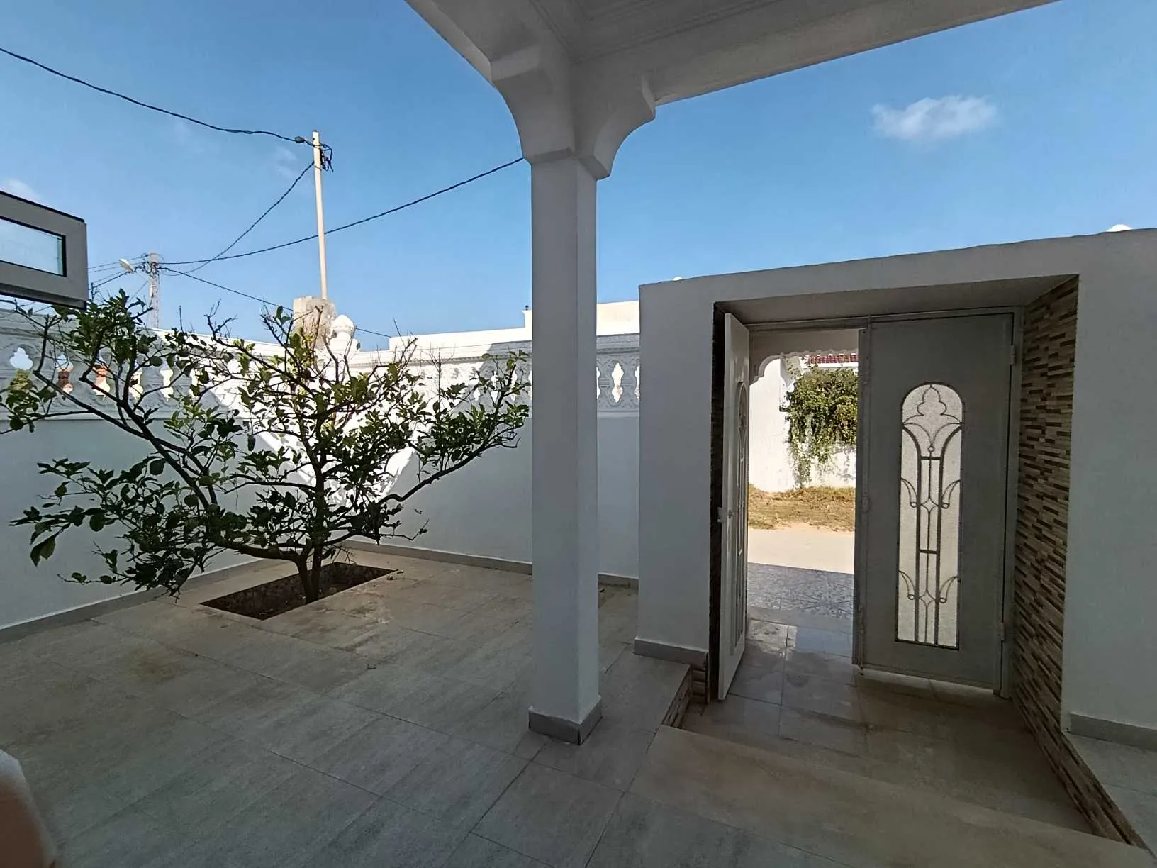 Une villa S+4 à El Haouaria