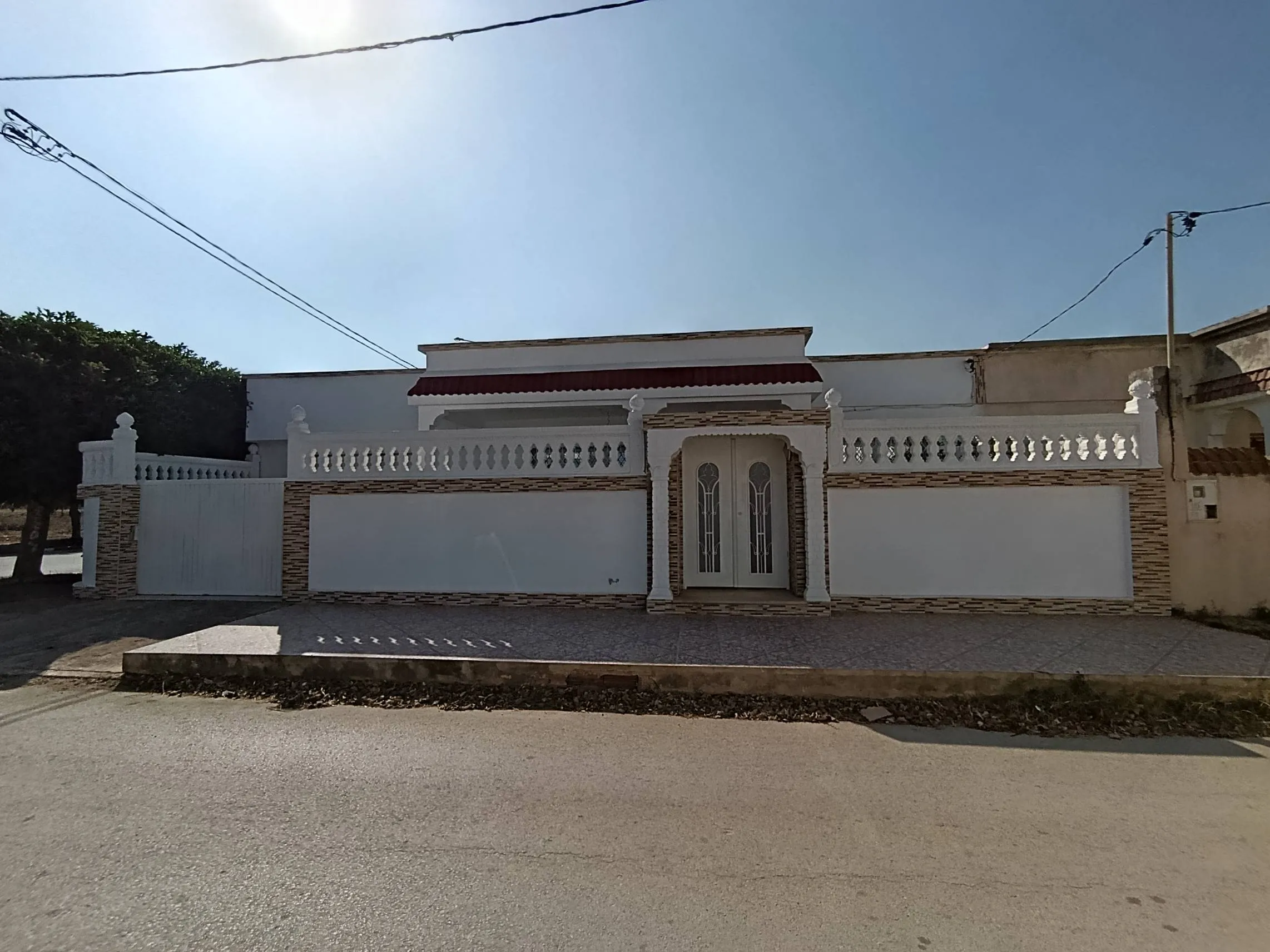 Une villa S+4 à El Haouaria