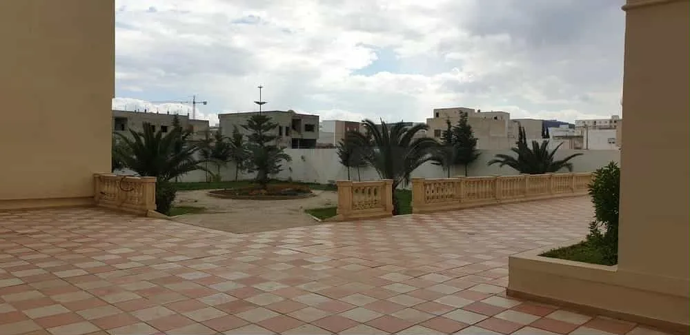 un appartement s+2 a la 4éme étage (avec doubles ascenseurs) a louer a Ghazela Prés de Technopole