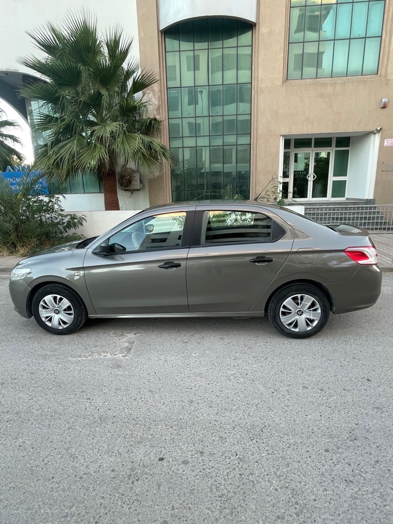 Peugeot 301 modèle 2014