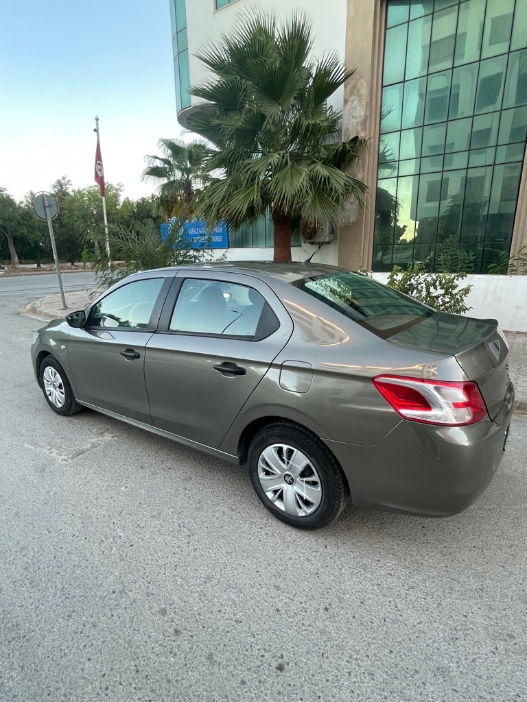 Peugeot 301 modèle 2014