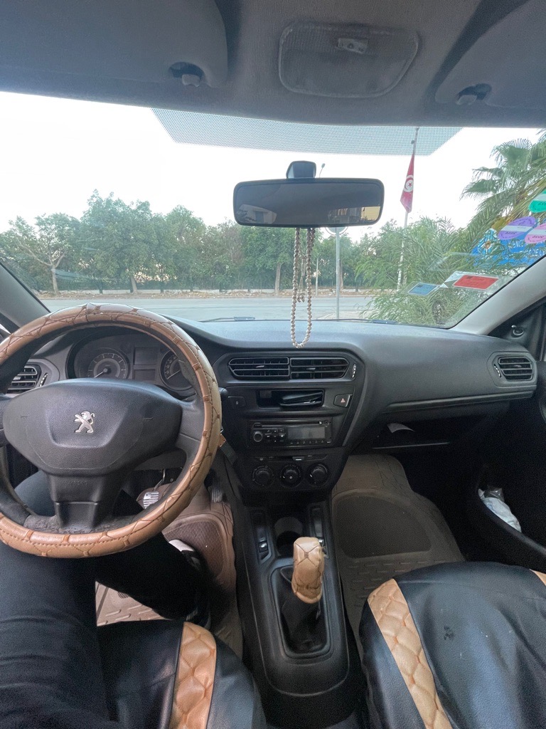 Peugeot 301 modèle 2014