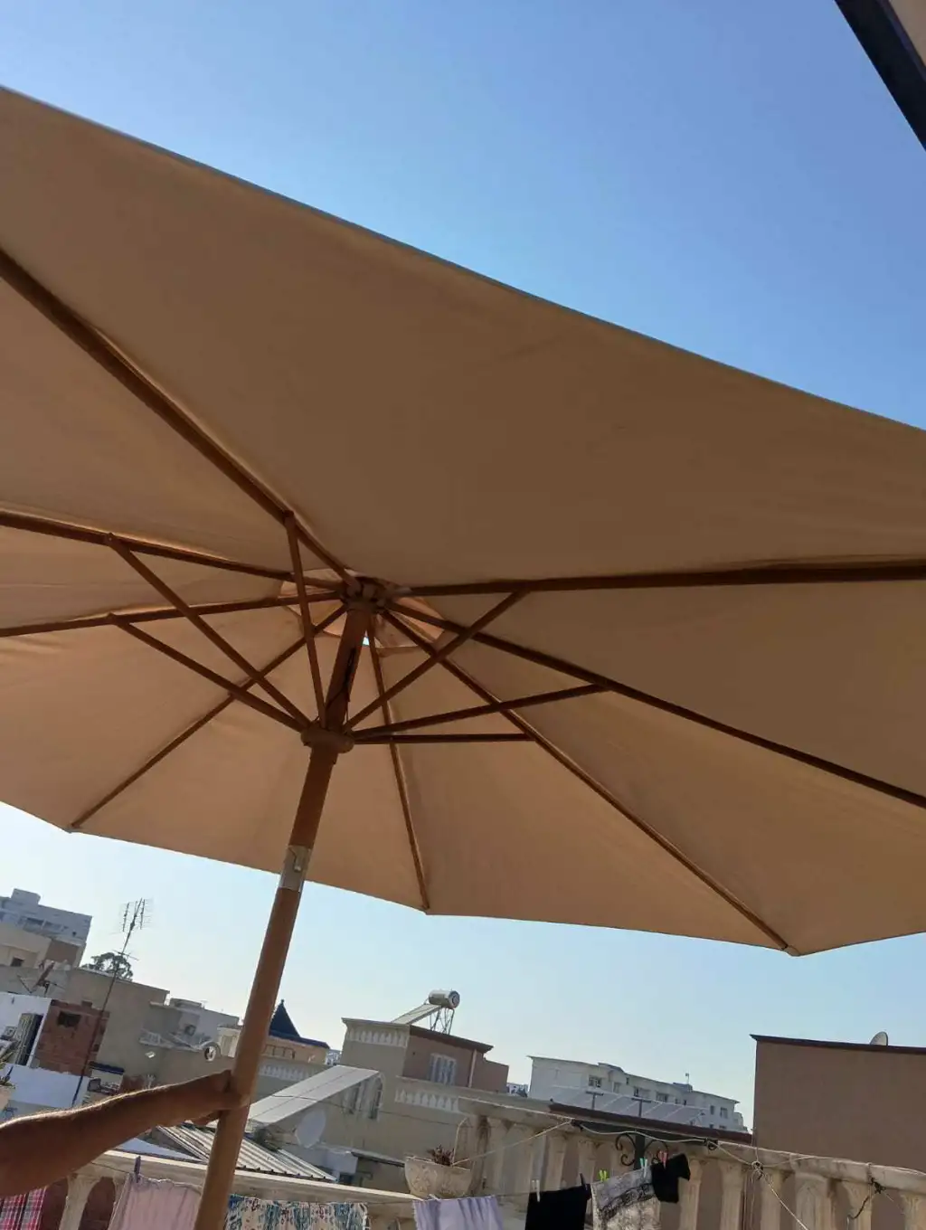 2 parasols de terrasse 