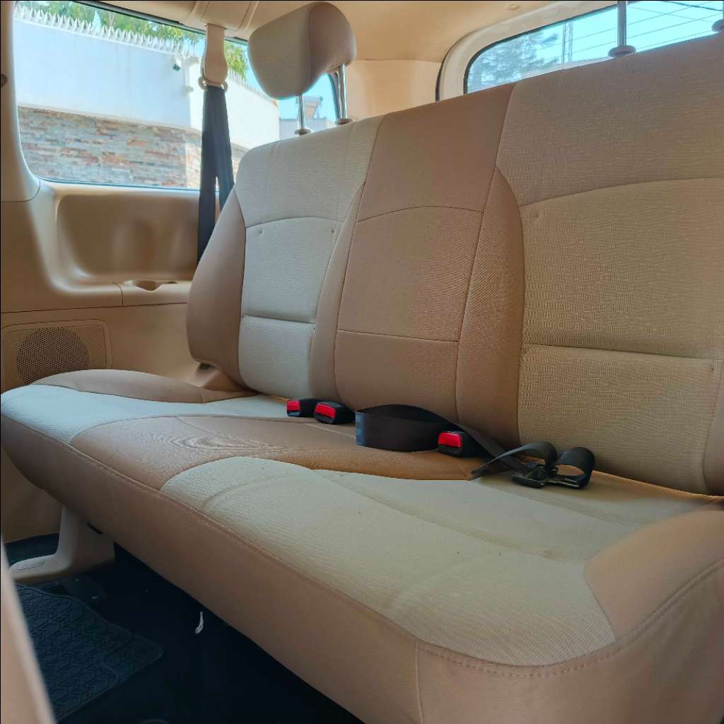 🚘 Hyundai H-1  // 9 places