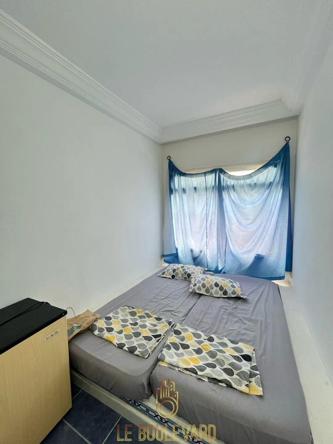 À vendre Maison sur deux niveaux au bord de la mer, à Lido, Nabeul